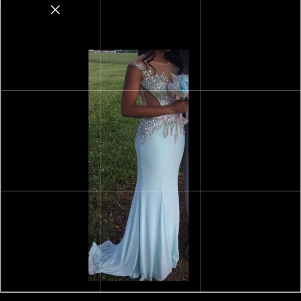 PROM DRESS SIZE 0-2 - Picture 4 of 4
